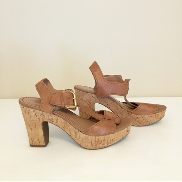 Franco Sarto Shoes - NWOT Franco Sarto Tan Platform Sandals