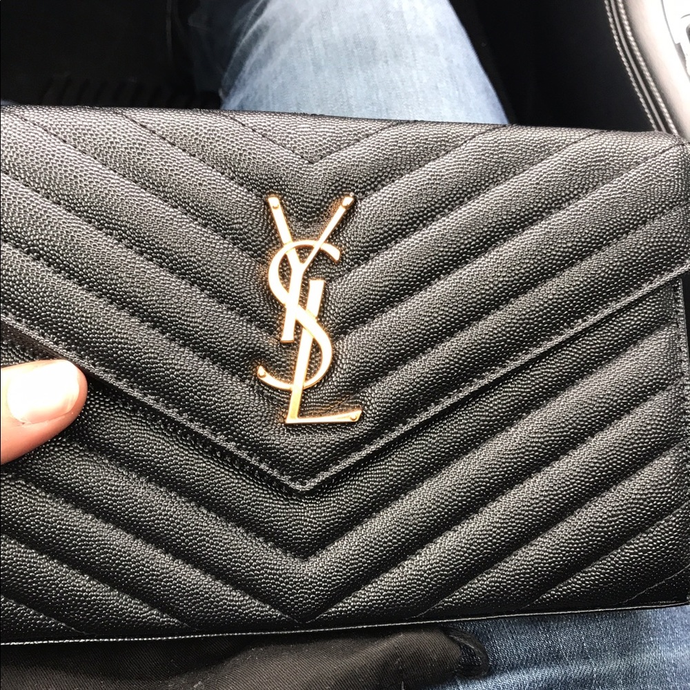 Saint launrent clutch
