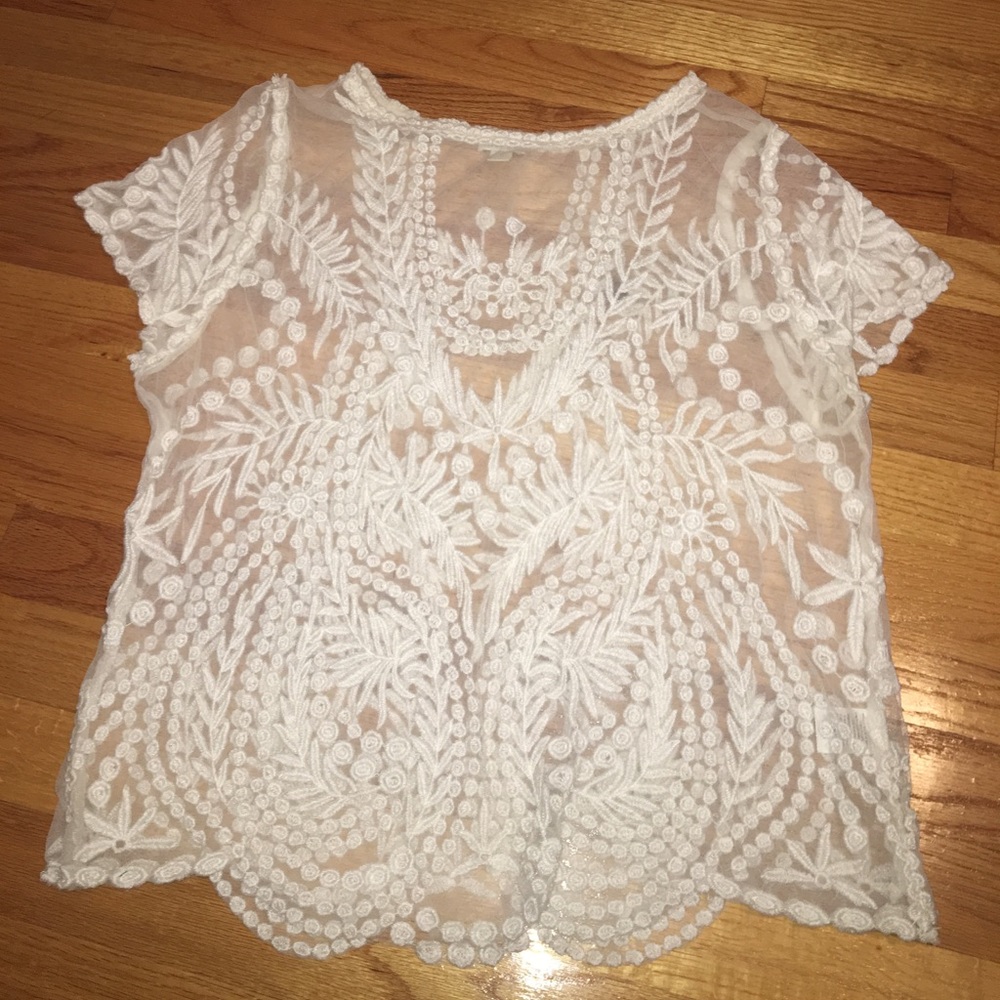 Lacey white top