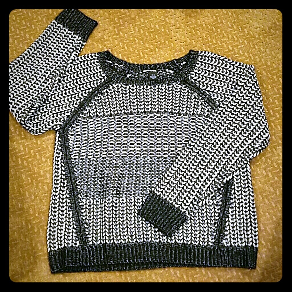 NWOT DKNY sweater