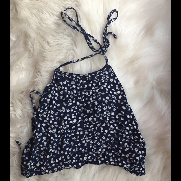 Navy & white floral print crop top with open back✨ - Picture 1 of 7