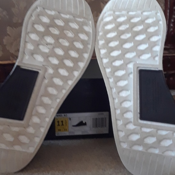 Nmd_R2 - Picture 2 of 4