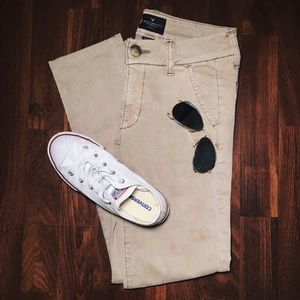 LIKE NEW American Eagle Skinny Kakis SZ00Short