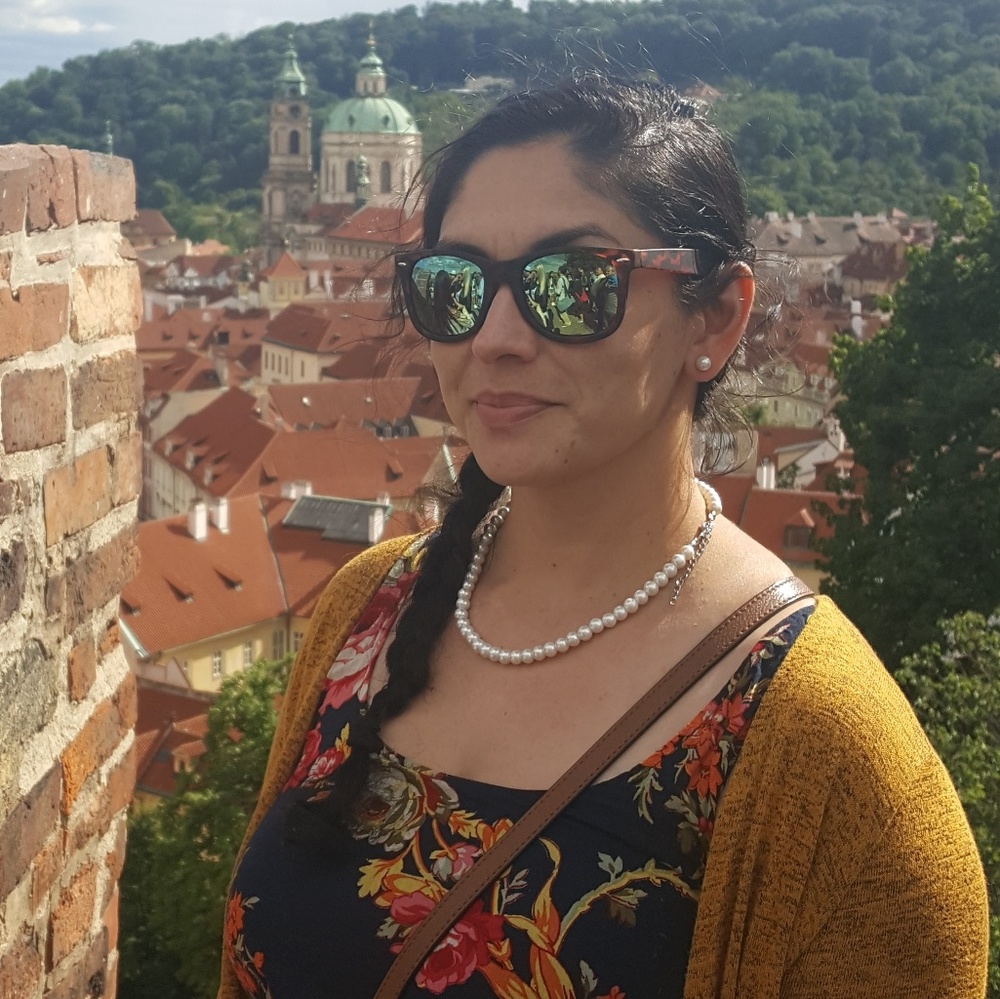 Meet your Posher, Desiree