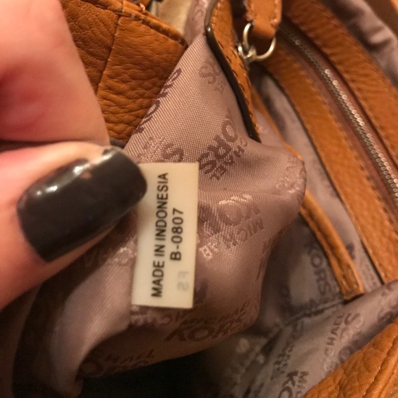 Michael Kors Hobo spacious bag..♥️ - Picture 4 of 7
