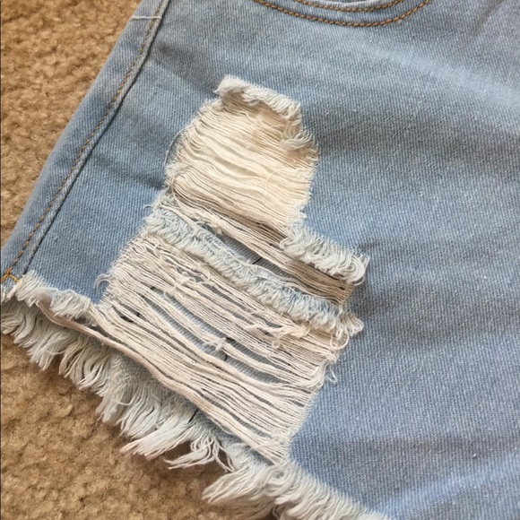 Light wash denim high waisted shorts NEVER WORN - Picture 3 of 3