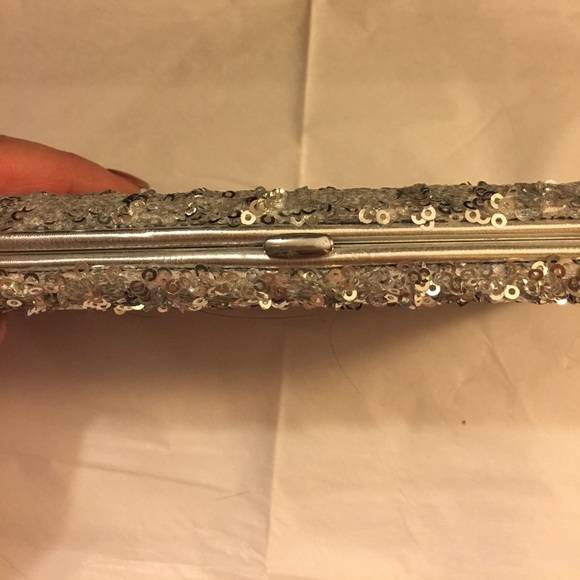 Clutch style wallet - Picture 3 of 4