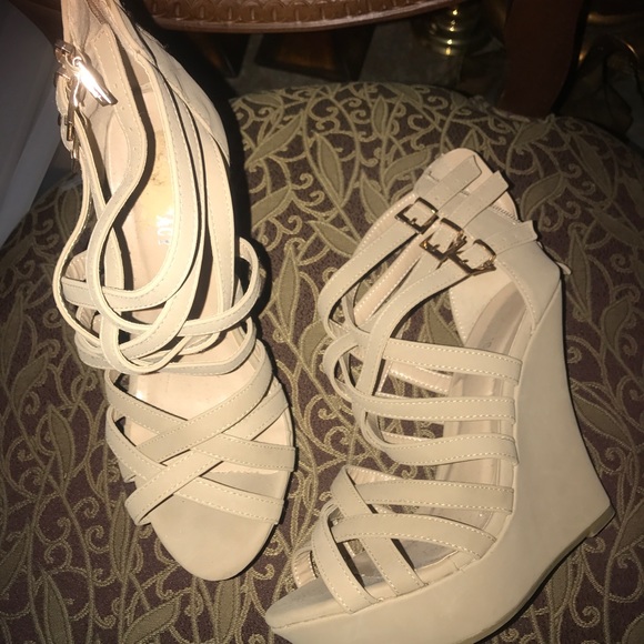 Women wedges - Picture 1 of 8