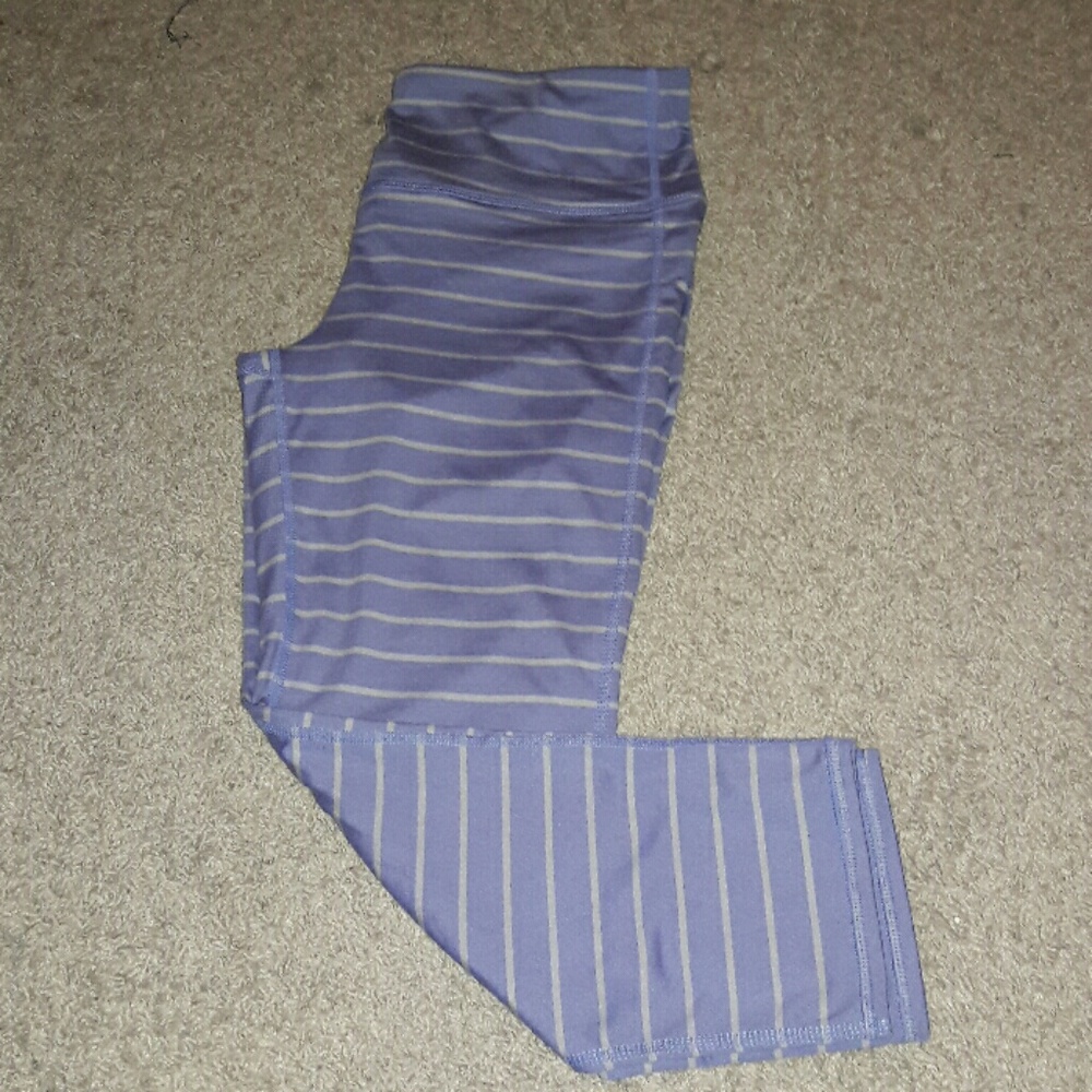 Athleta Chatarunga Capri