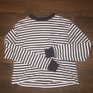 Brandy Melville Long Sleeve Cropped Shirt