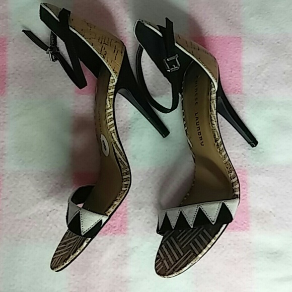 Chinese Laundry sandals - Picture 2 of 4