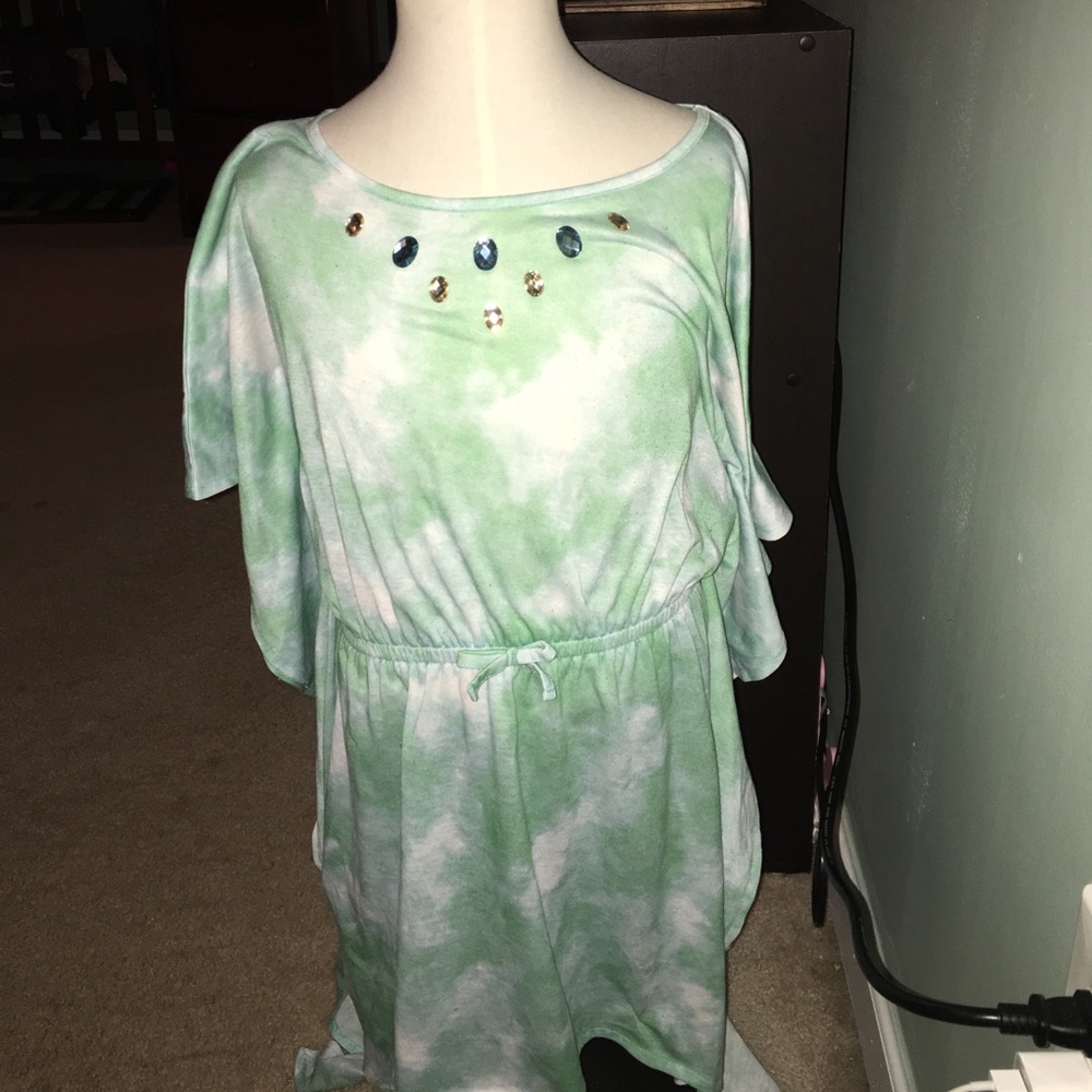 Kids Tye Dye shirt with a splits at the sides