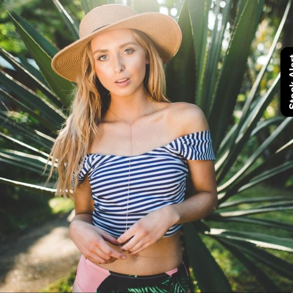 Albion Swimsuit off the shoulder Top