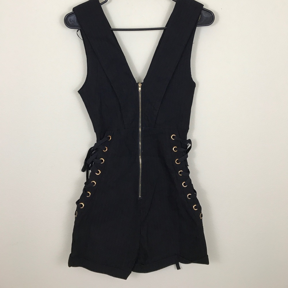 Sexy Boho Lace Up Plunging Neckline Black Romper - Picture 3 of 3