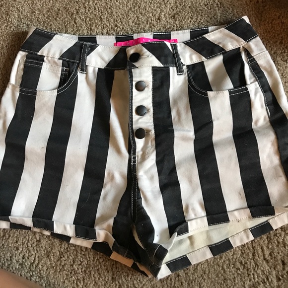 High Waisted Shorts - Picture 2 of 4