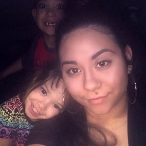 Meet your Posher, Corina