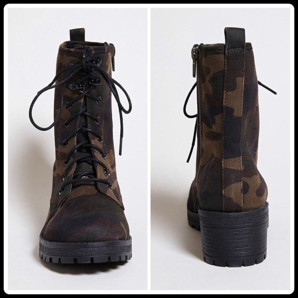 LAST PAIR | MADDEN | Camo Canvas Boots - Picture 4 of 6