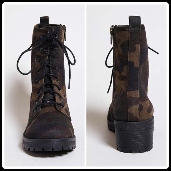 LAST PAIR | MADDEN | Camo Canvas Boots - Picture 4 of 6