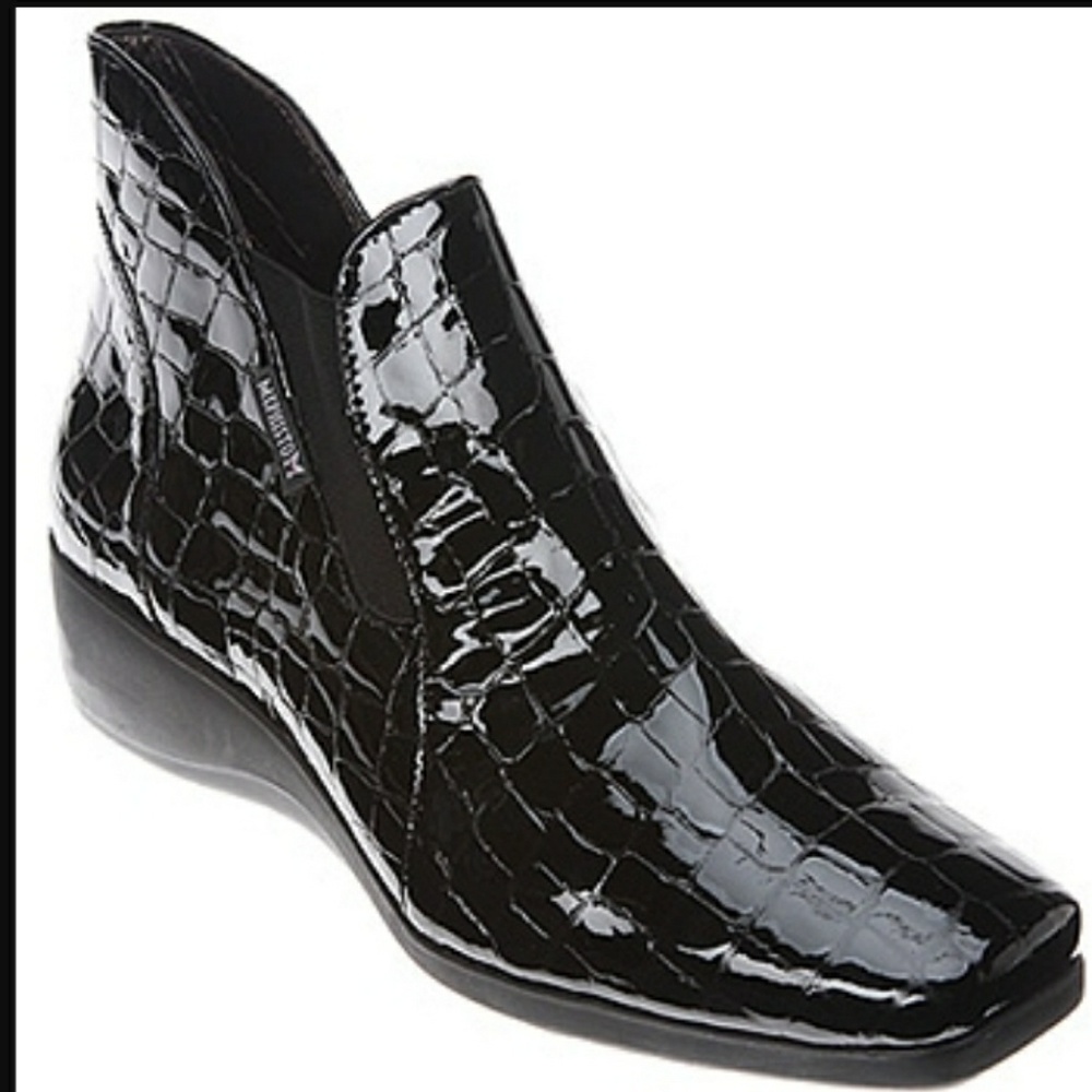 Mephisto Black Croc Wedge Booties - Size 11