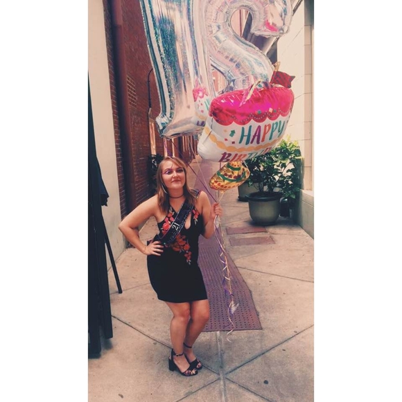 Meet your Posher, Breonna - Picture 1 of 1