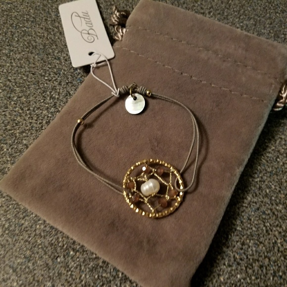 Handmade Round Pearl Stretch Bead Bracelet - Picture 4 of 5