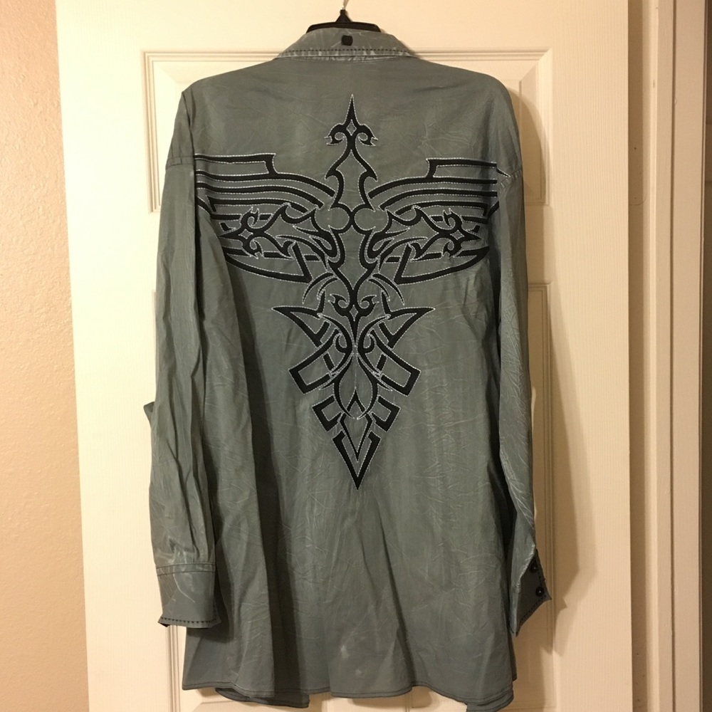 Roar Button down