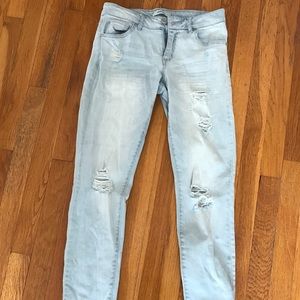 NWOT Charlotte Russe ripped jeans