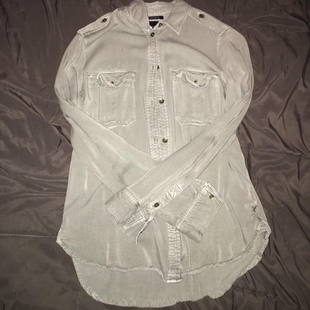 AEO Army Green Boyfriend Tee