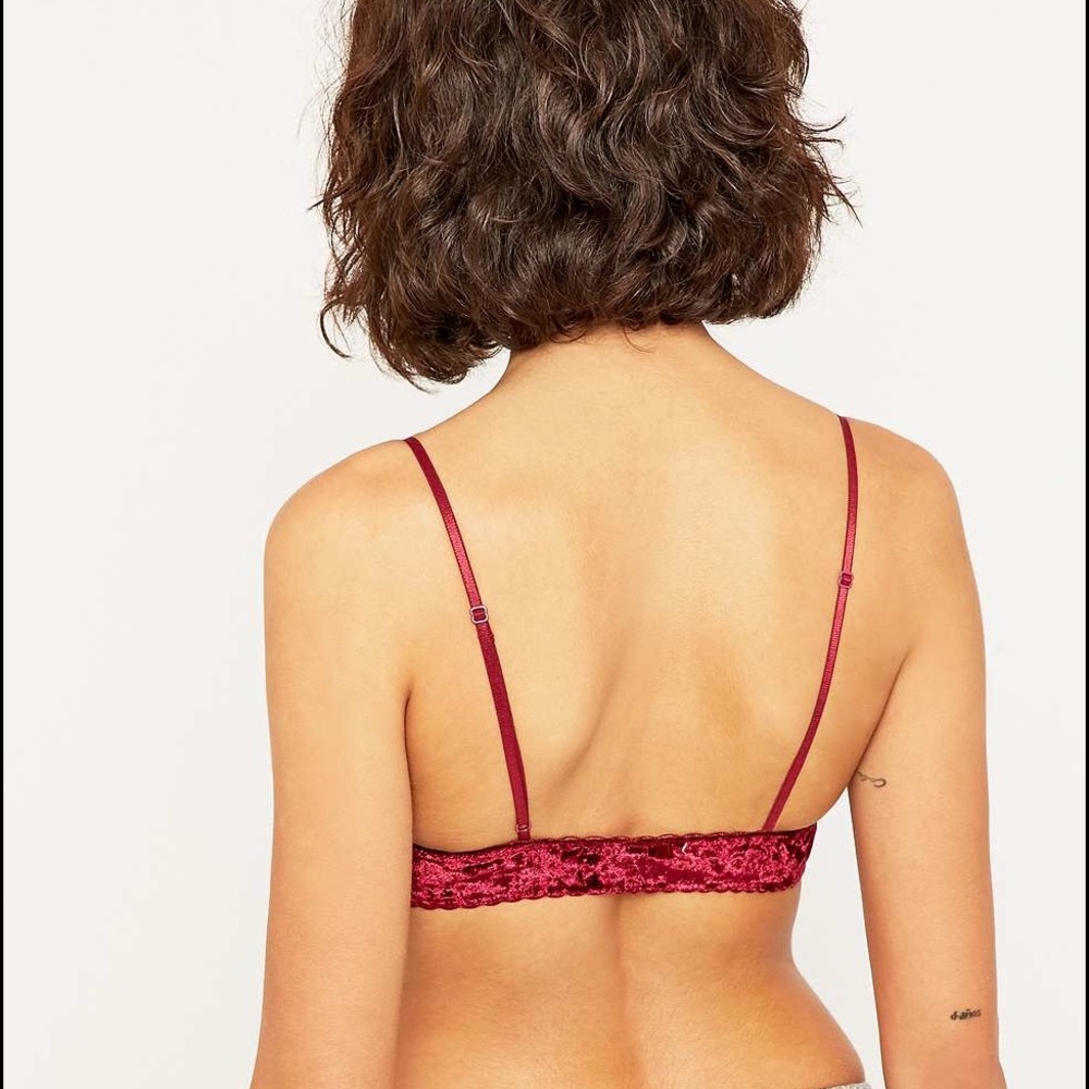Urban Outfitters Out From Under Velvet Bralette - Picture 2 of 3