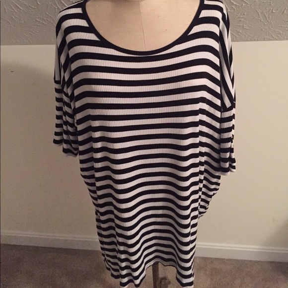 LuLaRoe Tops - Lularoe 3X black and white stripe Irma