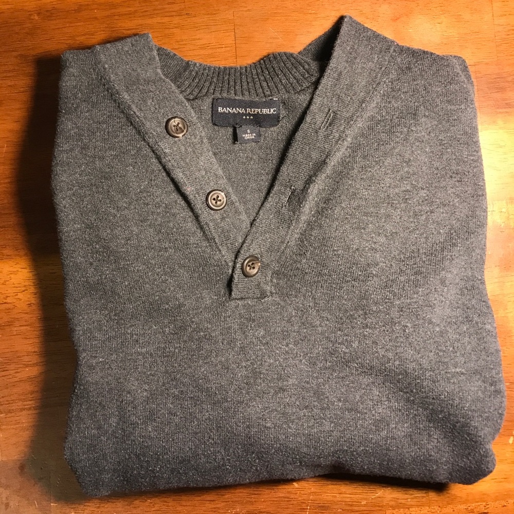 Banana Republic Grey V-Neck Sweater Small