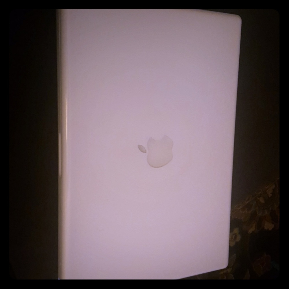 SOLD*******Macbook