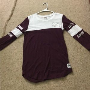 Maroon quarter-sleeve length PINK top.