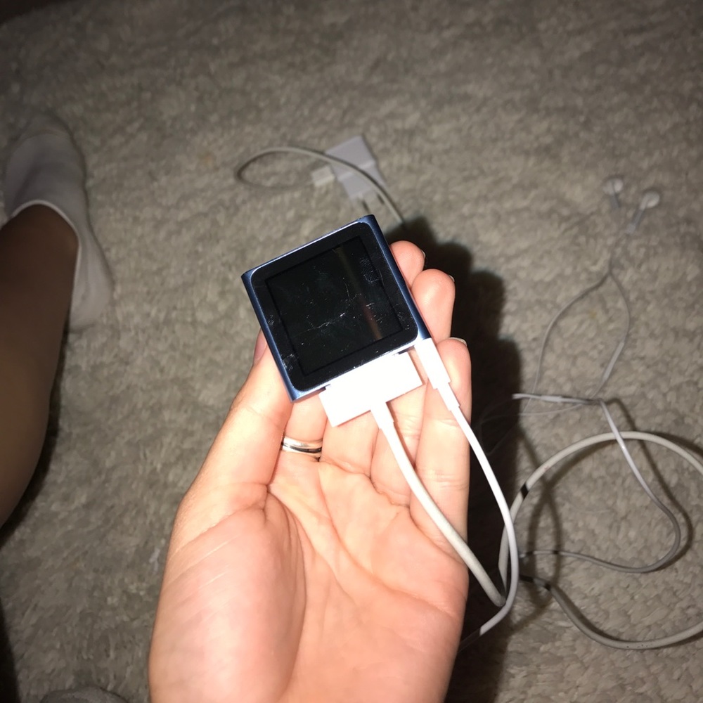 Blue iPod - Picture 2 of 5