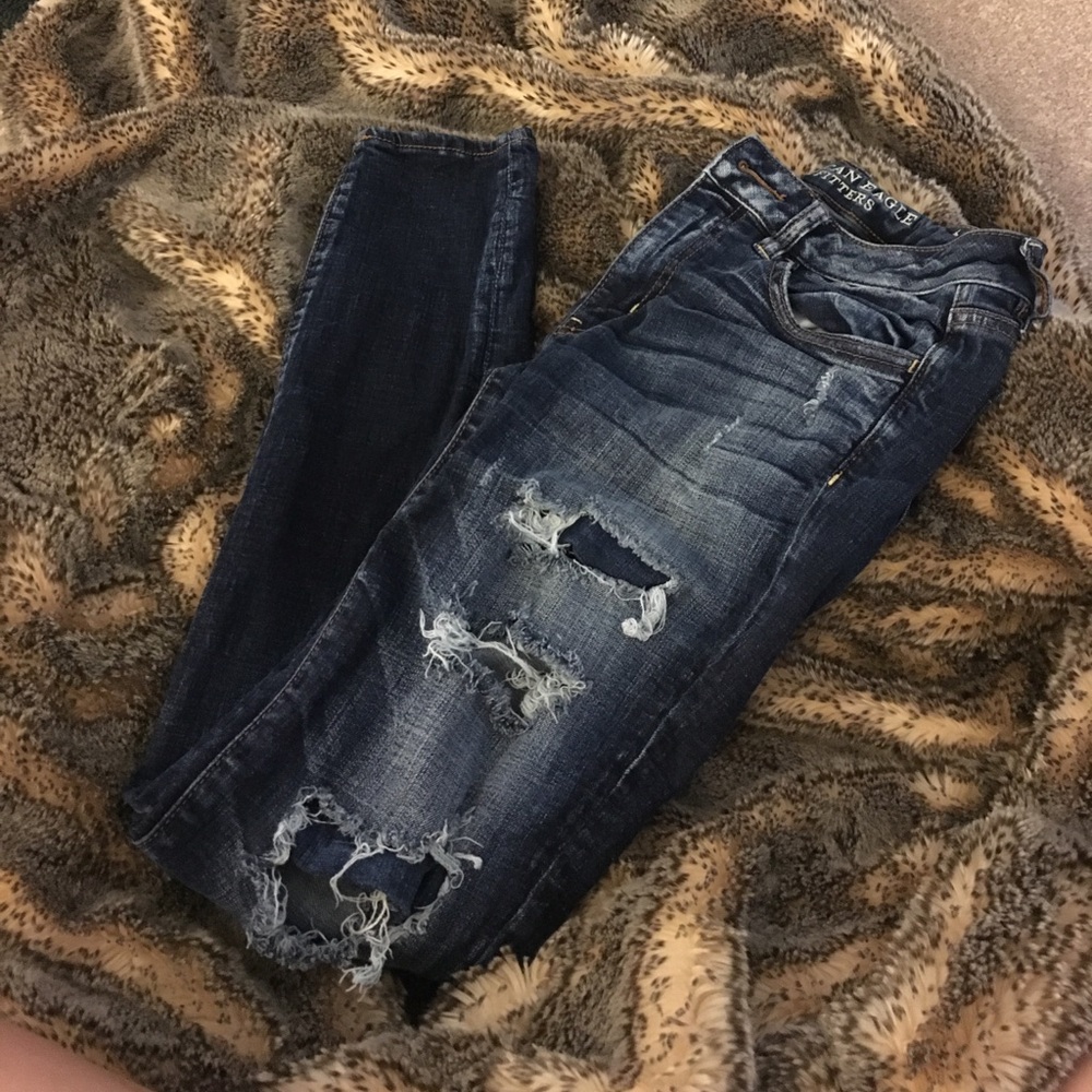 American eagle distressed skinny jeans