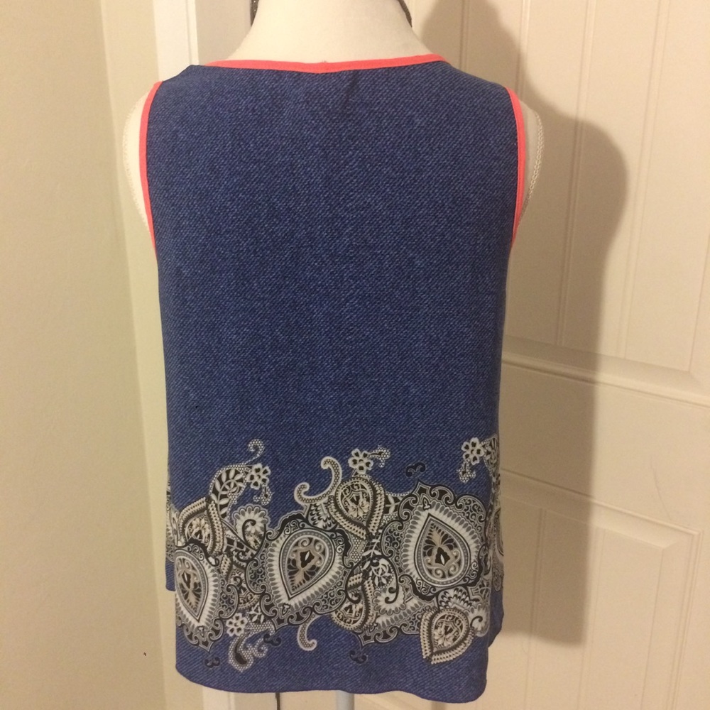 Blue Top with pink - Picture 3 of 4