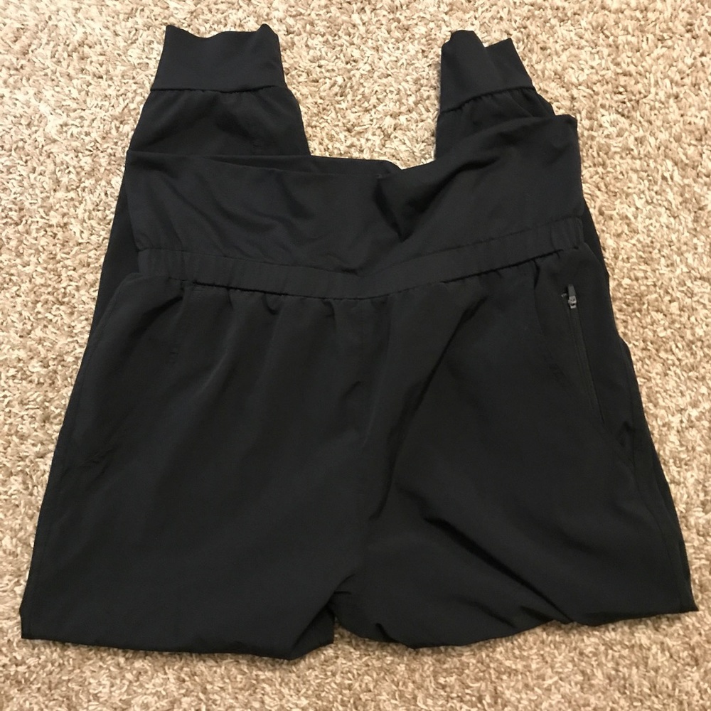 Fabletics exercise pants. EUC