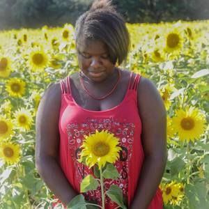 Meet your Posher, Genia