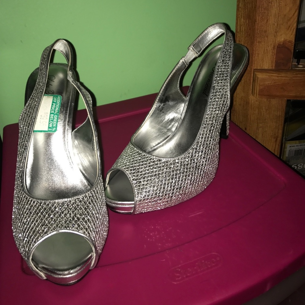 Shine and shimmer gala shoe