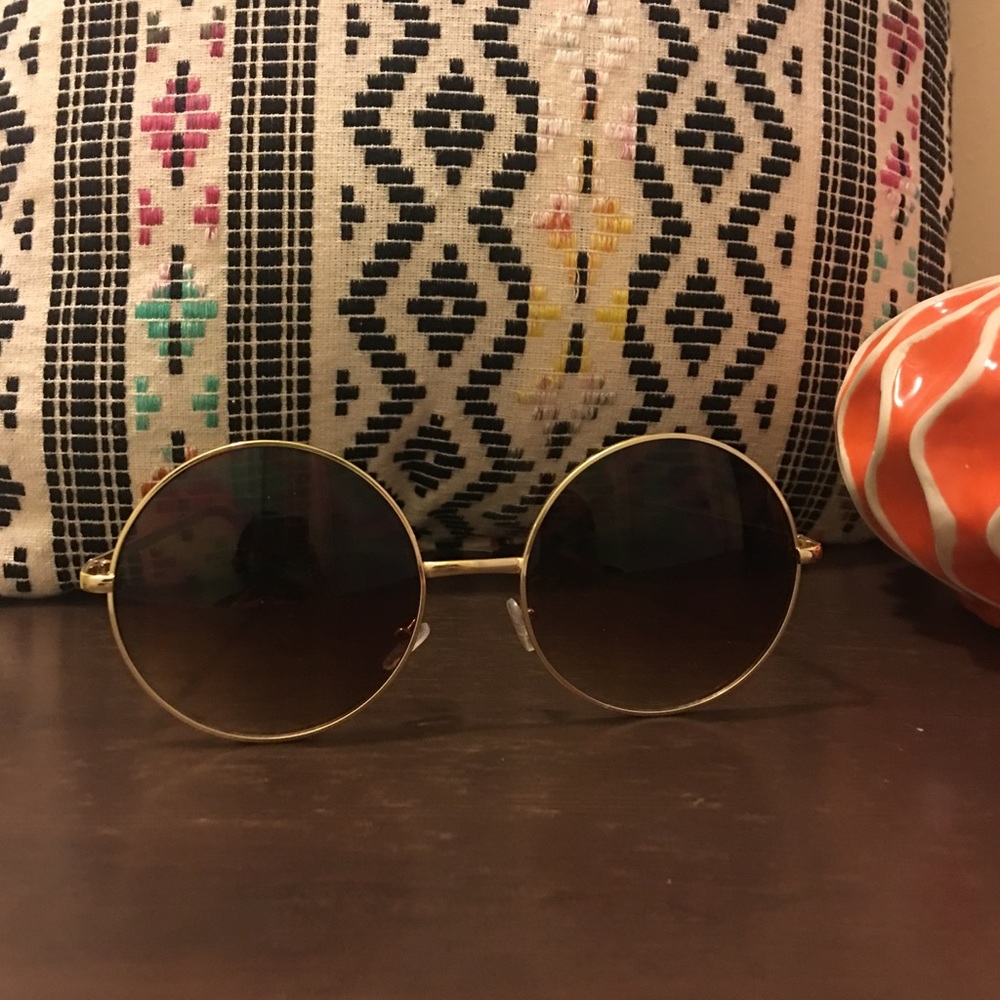 Retro Round Frame Sunnies 😎