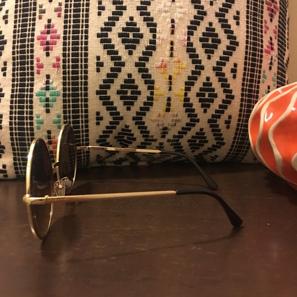 Retro Round Frame Sunnies 😎 - Picture 2 of 4