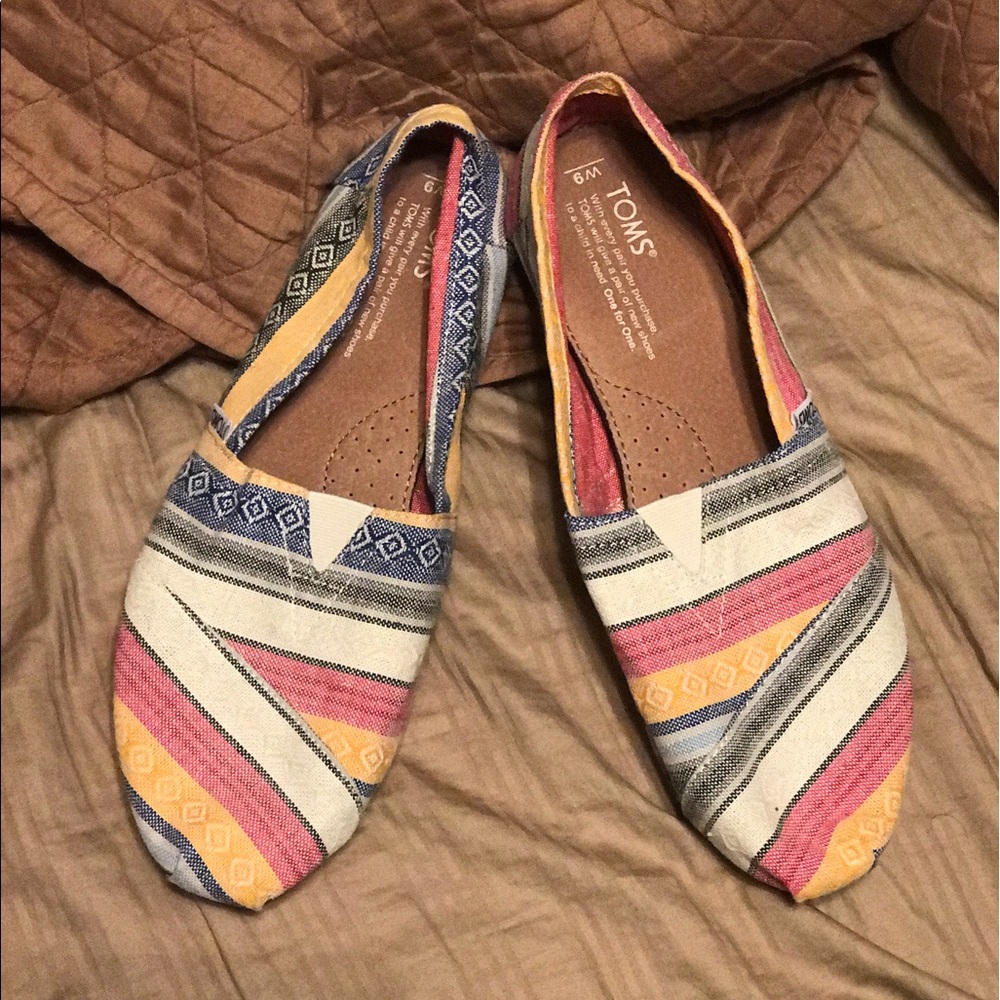 Toms