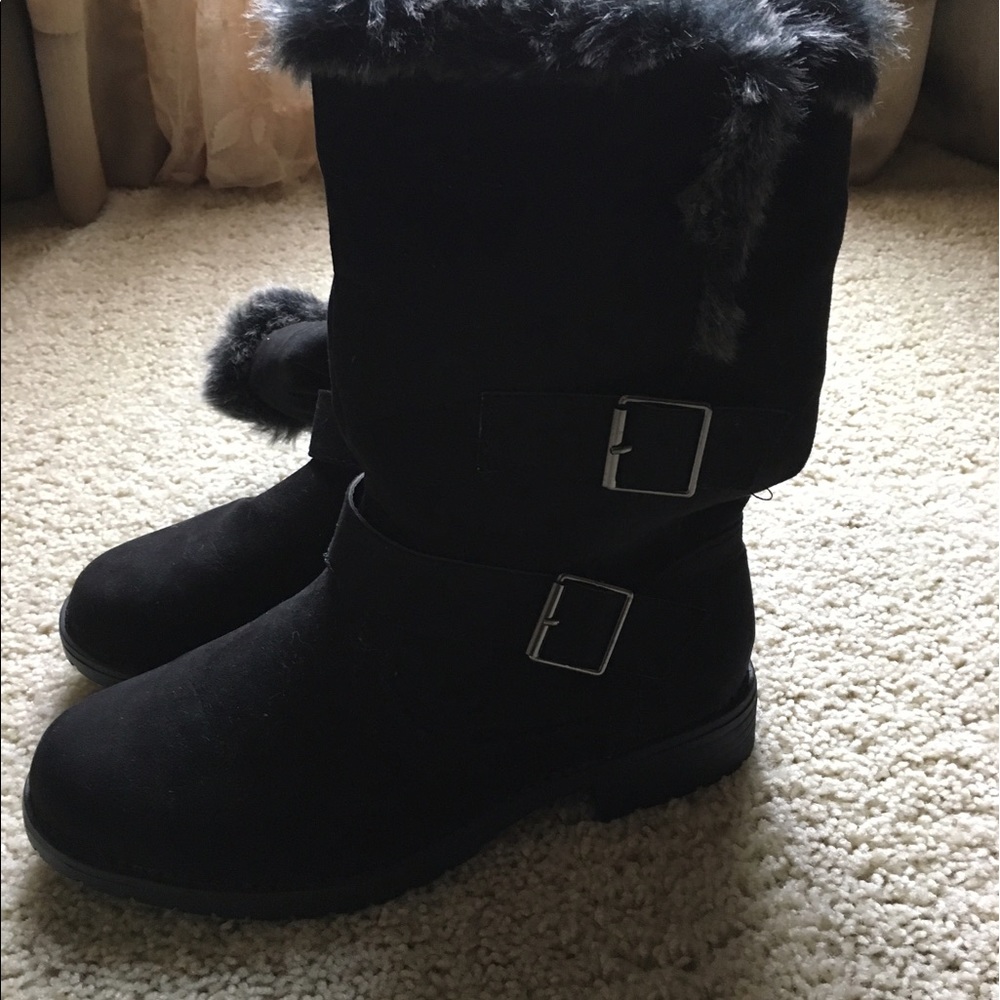 Fur lined boots