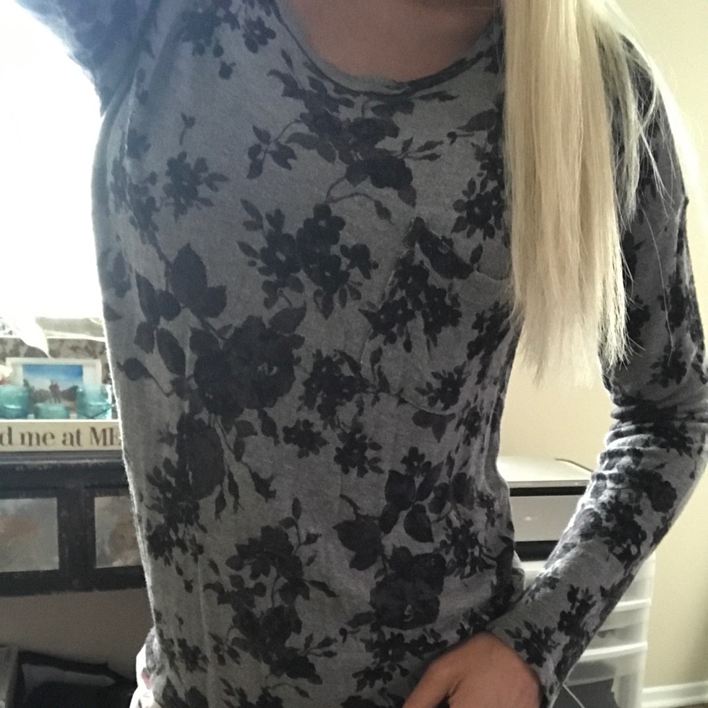 Floral long sleeve shirt sweater Small
