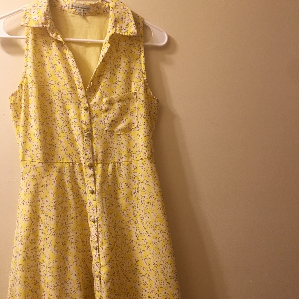 Sweet, vintage yellow dress!