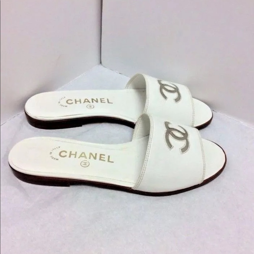 ♦️Sold♦️Chanel White Slides With See-thru CC's 35 - Picture 2 of 5