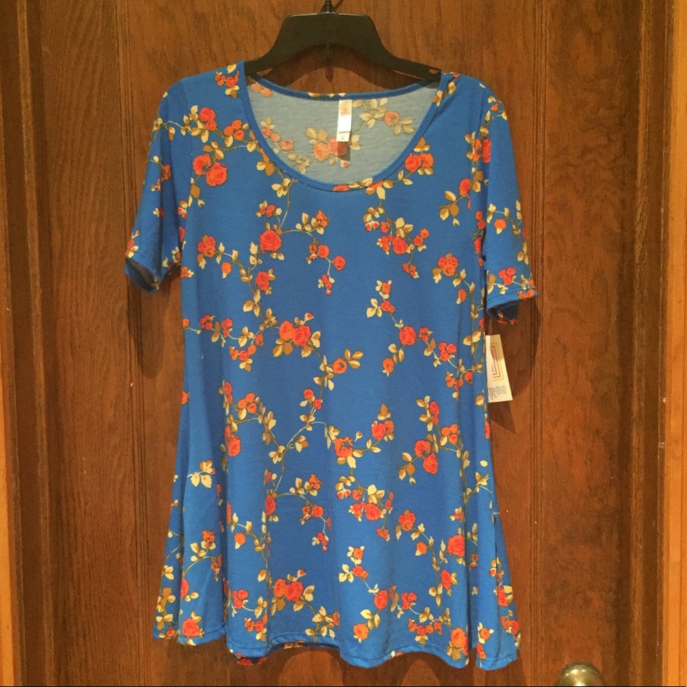 BNWT Floral Rose Perfect T
