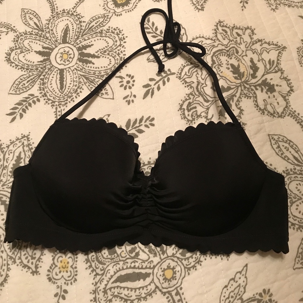 VS Scalloped 👙 Top