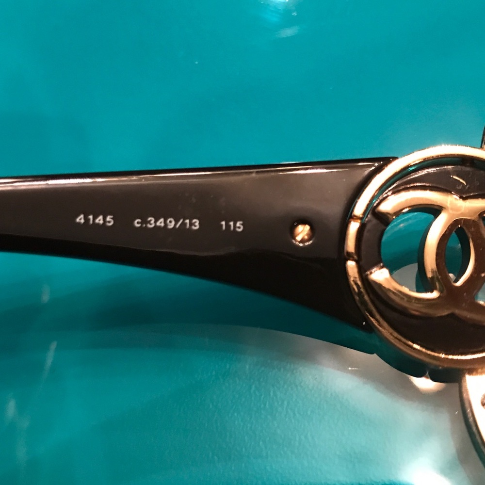 Chanel Sunglasses, barely worn - Picture 7 of 7