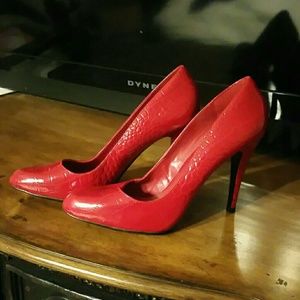 Red alligator heels